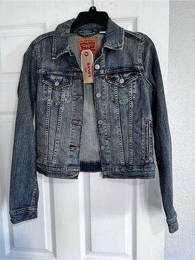 Levi's Women's Blue Denim Trucker Jacket